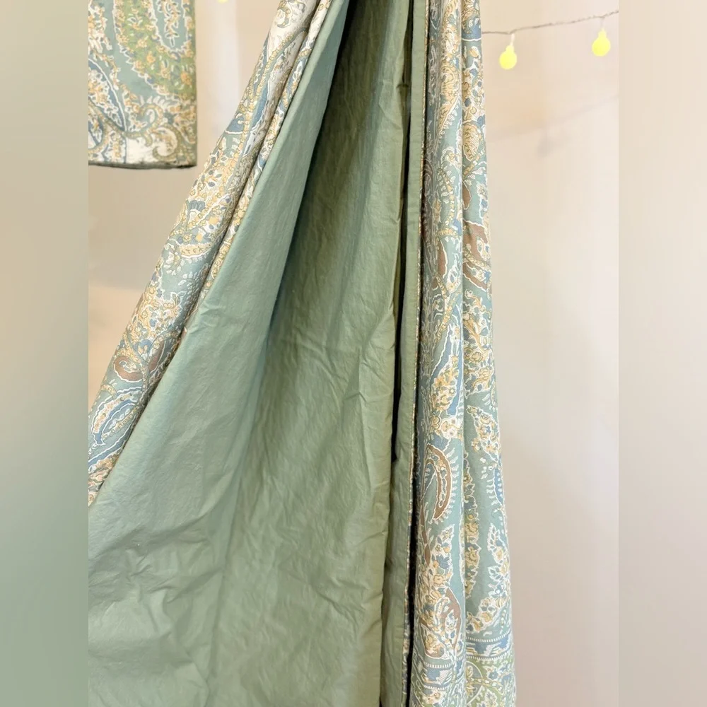 🌾 Pottery Barn Paisley Duvet Cover &‎ Two Standard Pillow Cases